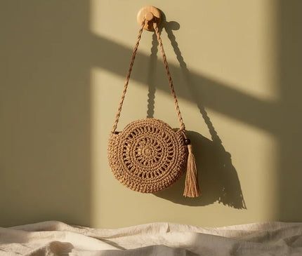 Sac Panier Rond Tressé Motif Floral et Pompon